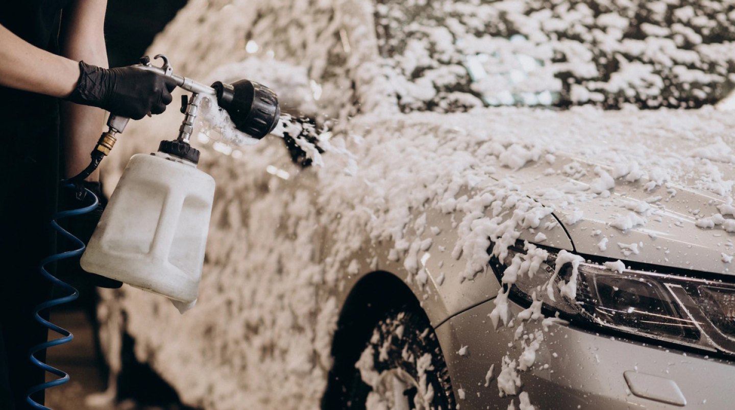 Mobile car valeting