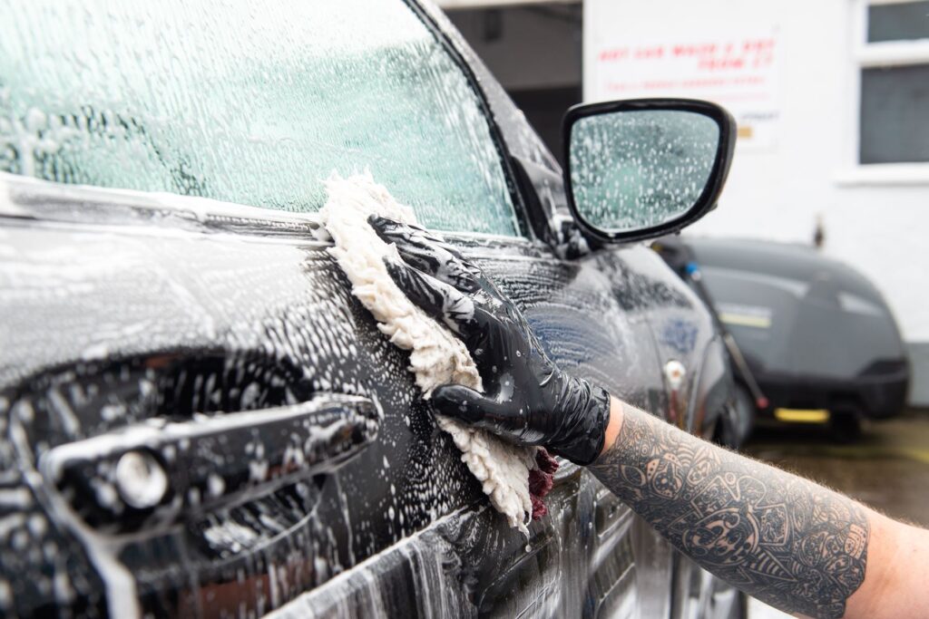 Premium Mobile Car Valeting Near You in London Book Now 2 mobile-car-valeting-near-you